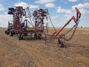   Case Concord Seeder & 47 ft 4300 Bar.