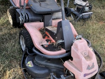 Husquvarna ride on front mower