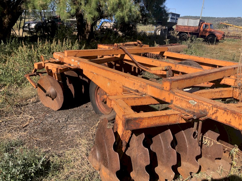 Offset disc plough