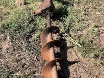 Post hole digger