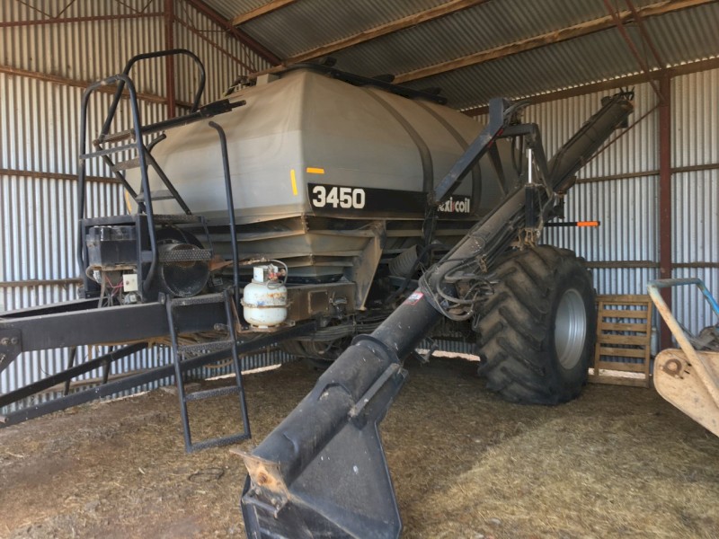 Flexicoil 3450 Tow between Air Cart