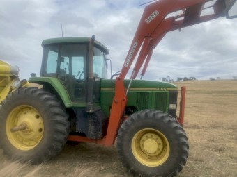 John Deere 7600 Tractor and Front End Loader 