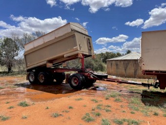 Borcat dog trailer