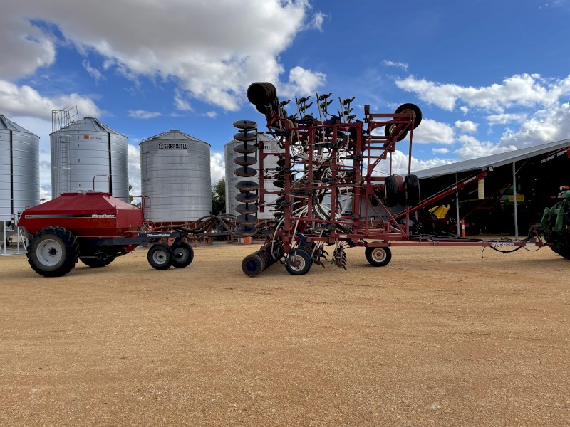 Morris Maxim 50ft Air Seeder with 6000L Horwood Bagshaw Box