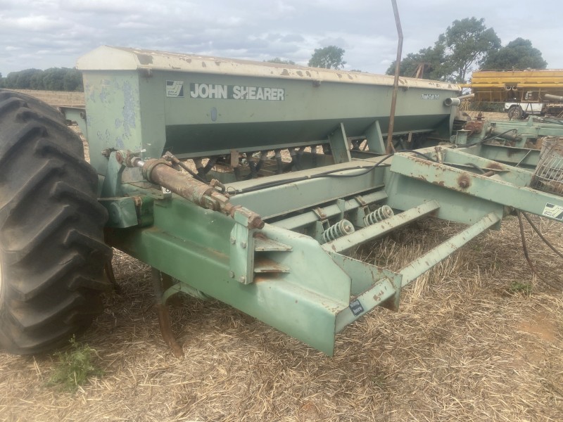 John shearer 27 run trash culti drill combine