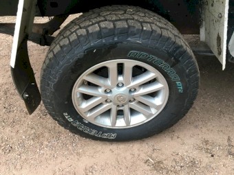 2011 Toyota SR Hilux Crew Cab Ute