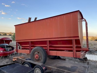 Field trailer Grain or feed bin