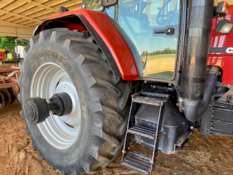 1997 Case MX170 Tractor