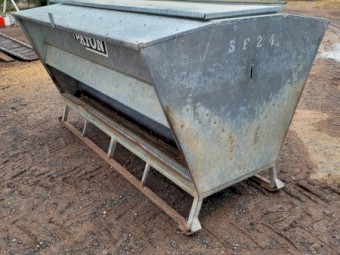 Sheep Feeder