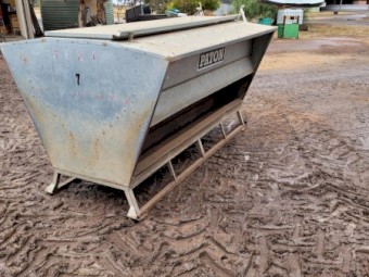 Sheep Feeder
