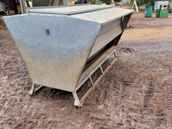 Sheep Feeder