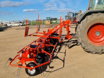 Kuhn GF7902 Tedder Hay Rake