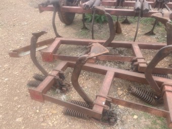 International 2-11 31 Tyne Scarifier