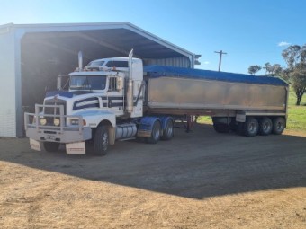 Kenworth T600 Prime Mover
