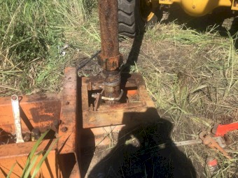 Bore hole pump