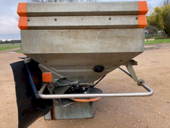 3PL Spreader Amazone ZAM Profis with Scales, Auto rate Calibration and Auto Speed Sdjusting