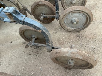 31 Manutec press wheels