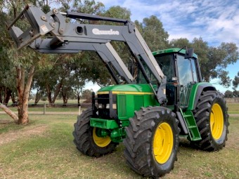 John Deere 6810 C/W Quicke Loader