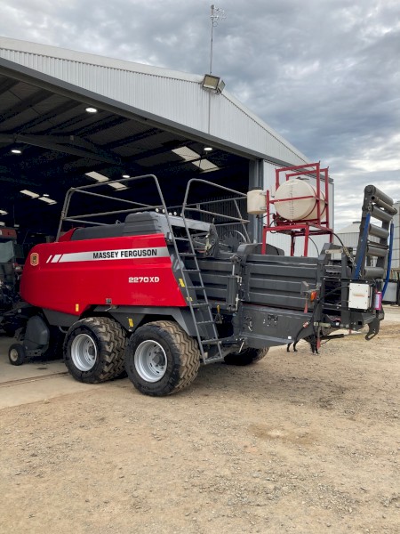 Massey Ferguson 2270 XD 8x4x3 Baler