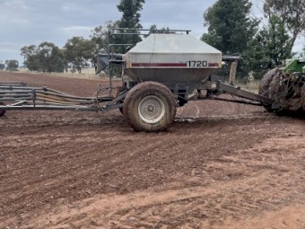 Flexicoil Air Seeder with 1720 Cart