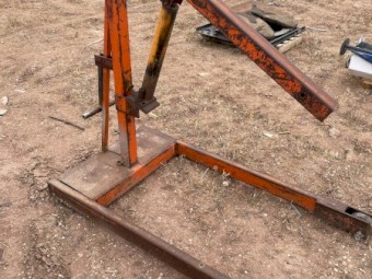 Engine Crane