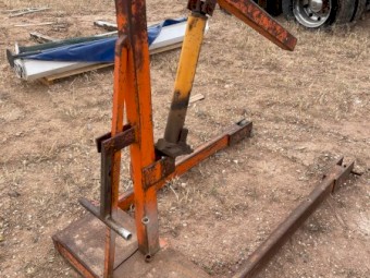 Engine Crane