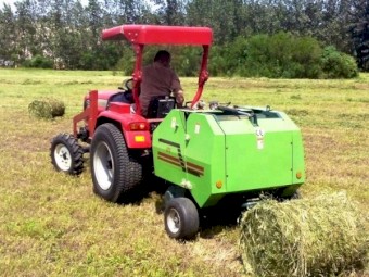 MINI HAY ROUND BALER 