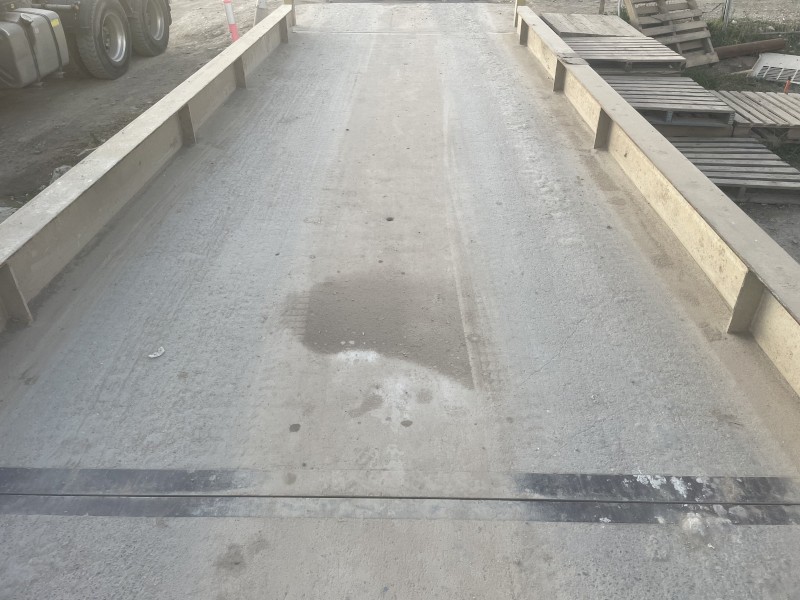 Concrete weighbridge