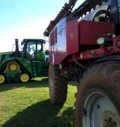 2008 Miller Nitro 3275 Self Propelled Sprayers x 2