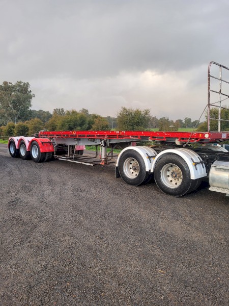 1985 Consultrans Tri-Axle 12 pallet A Trailer