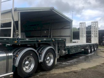 2004 Freighter Drop Deck with Ramps