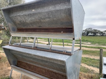 4 Paton lick Feeders