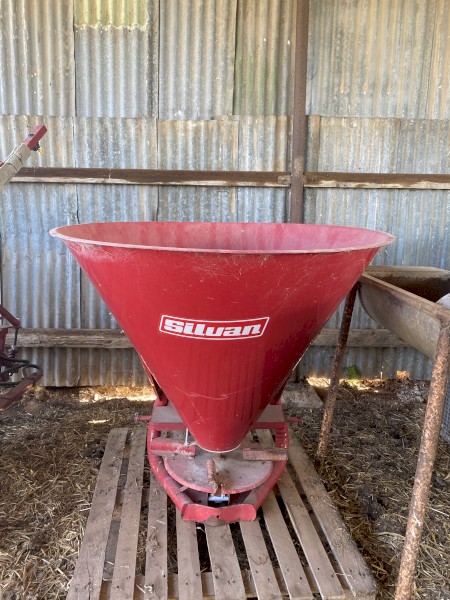 Silvan 500 Spreader