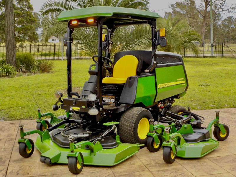 2018 John Deere 1600 WAM Series II Commercial Diesel Out Front Ride on Lawn Mower