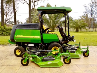 2018 John Deere 1600 WAM Series II Commercial Diesel Out Front Ride on Lawn Mower