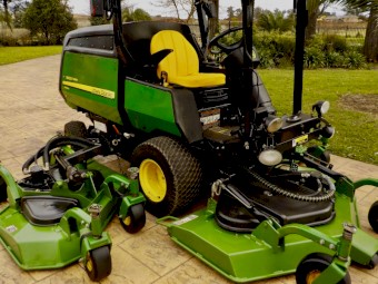 2018 John Deere 1600 WAM Series II Commercial Diesel Out Front Ride on Lawn Mower