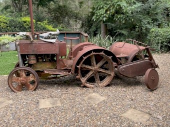 Howard D.H.22 Rotary Hoe Tractor
