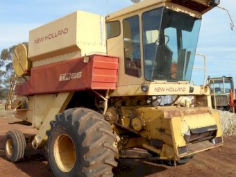 Hew Holland TR85 Header
