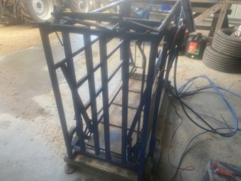 Trutest sheep scales and crate