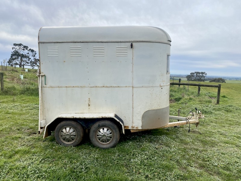 Coachman float 