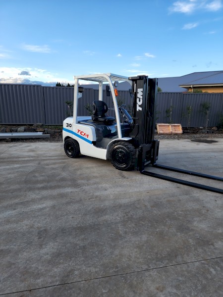 Nissan Forklift 3T Diesel Container Mast Low Hours