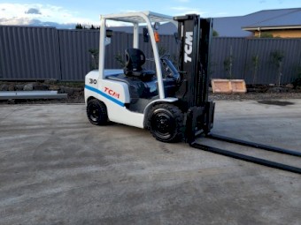 Nissan Forklift 3T Diesel Container Mast Low Hours