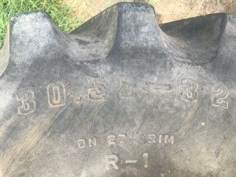 2 x Rims and tyres off a John Deere 6910