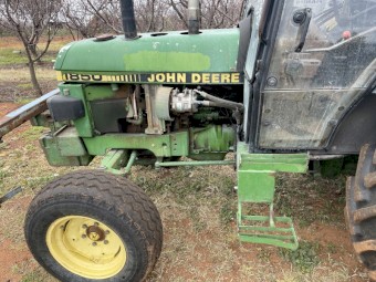 1994 John Deere 1850 Cab Tractor
