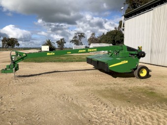 John Deere moco 956