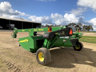 John Deere moco 956