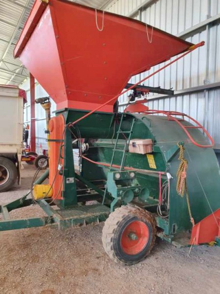 Richiger Grain Bag Inloader