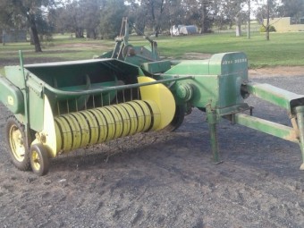 John Deere 24T Small Square Baler