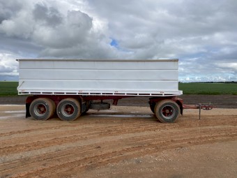 Under Auction - (A210) Tipping flat top super dog 7.3m (24ft) 