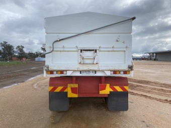 Under Auction - (A210) Tipping flat top super dog 7.3m (24ft) 
